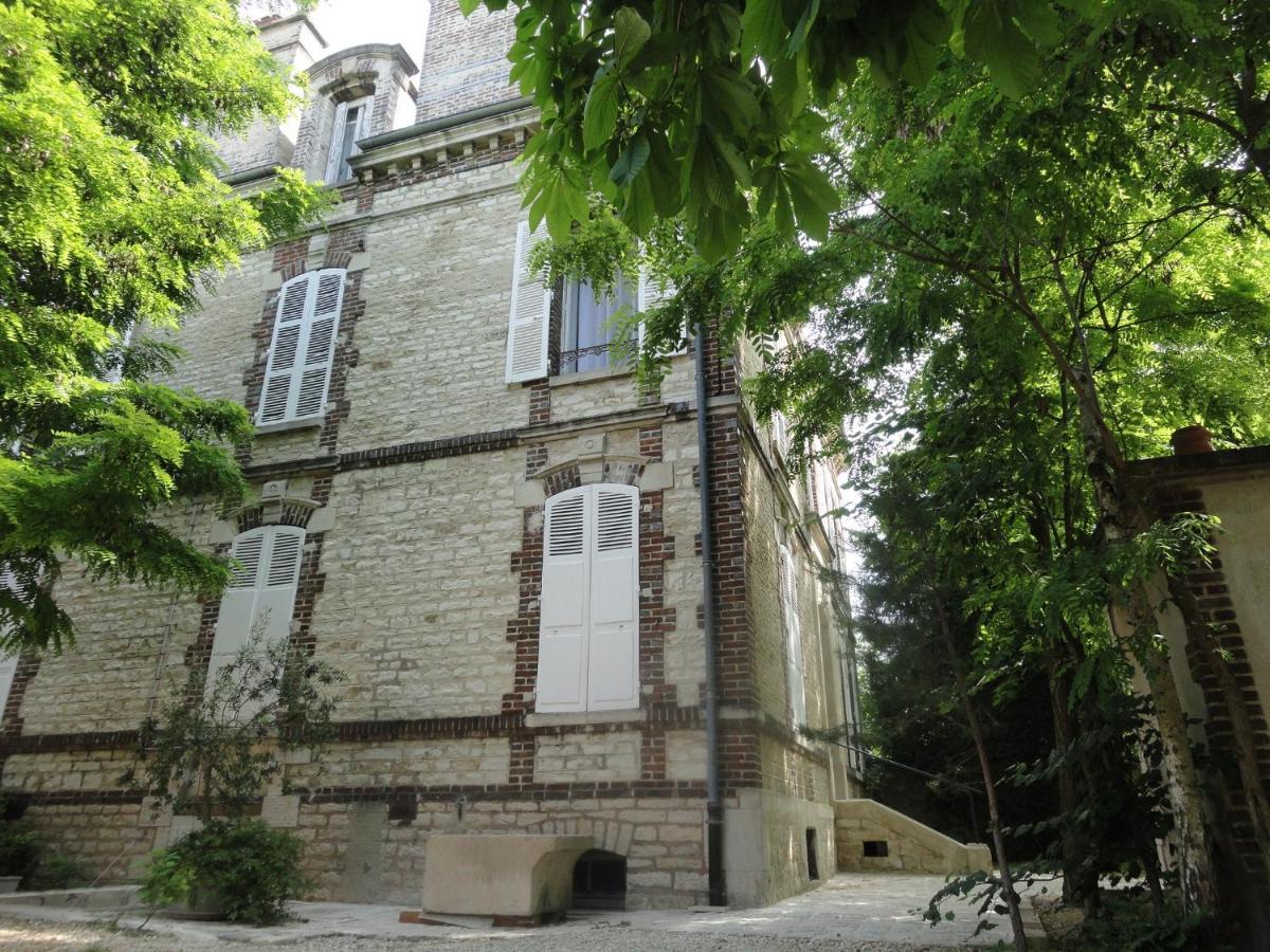 مبيت وإفطار سانت سافين Au Fil De Troyes المظهر الخارجي الصورة